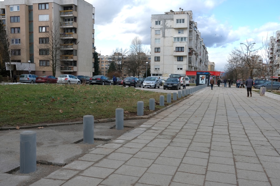 Zaštita trgova i pješačkih zona u Novom Gradu: Na Bulevaru branilaca Dobrinje postavljeni fiksni i potapajući stubići