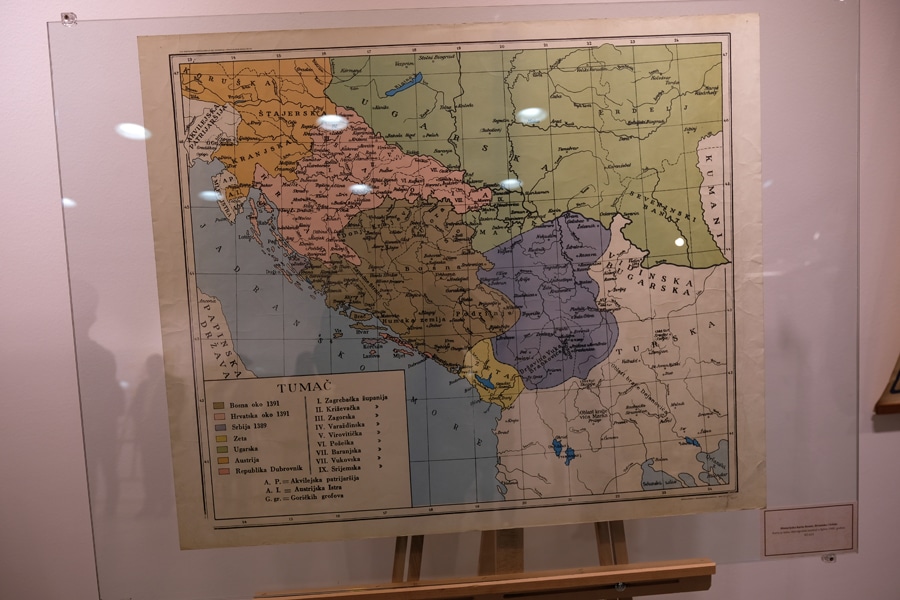 Izložba „Bosna i Hercegovina na starim geografskim kartama“ posvećena Danu nezavisnosti BiH u Galeriji Općine Novi Grad