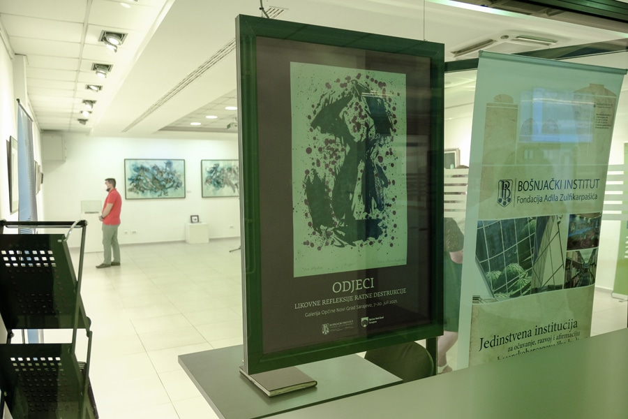 Galerija Novi Grad: Izložba "ODJECI: likovne refleksije ratne destrukcije" posvećena obilježavanju genocida u Srebrenici