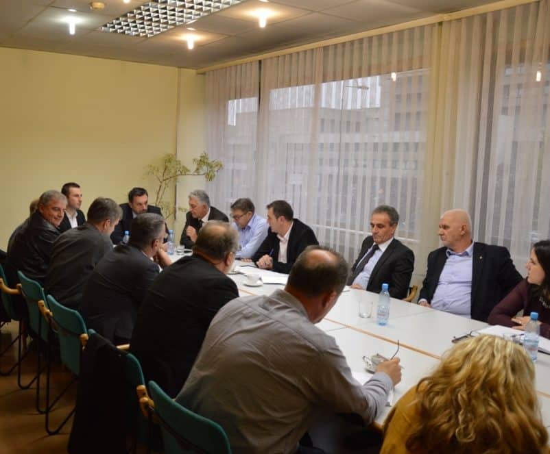 Dogovoreno donošenje uredbe o održavanju javnih površina i igrališta u Kantonu Sarajevo