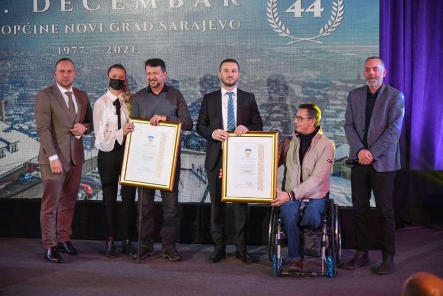 Svečana sjednica u povodu 44. godišnjice Općine Novi Grad: Dodijeljena priznanja Zlatna i Srebrena plaketa „Safet Hadžić“