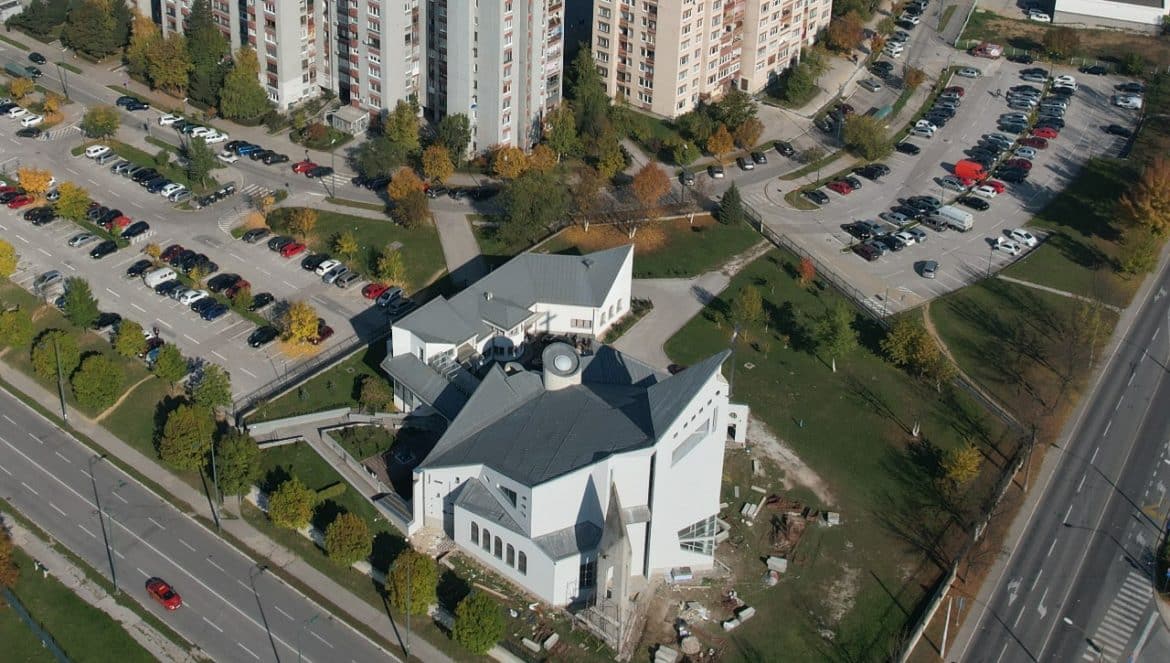 Podrška vjerskim zajednicama: Katolička crkva na Alipašinom Polju dobija novi izgled
