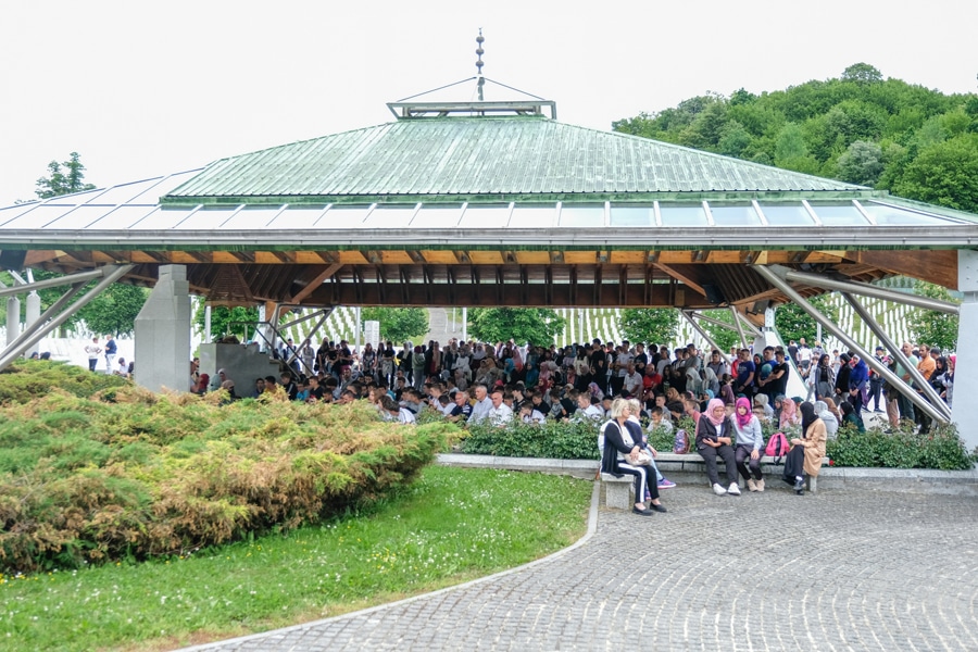 Više od 1.000 novogradskih đaka u posjeti Memorijalnom centru Srebrenica: Važno je pamtiti i sjećati se žrtava genocida